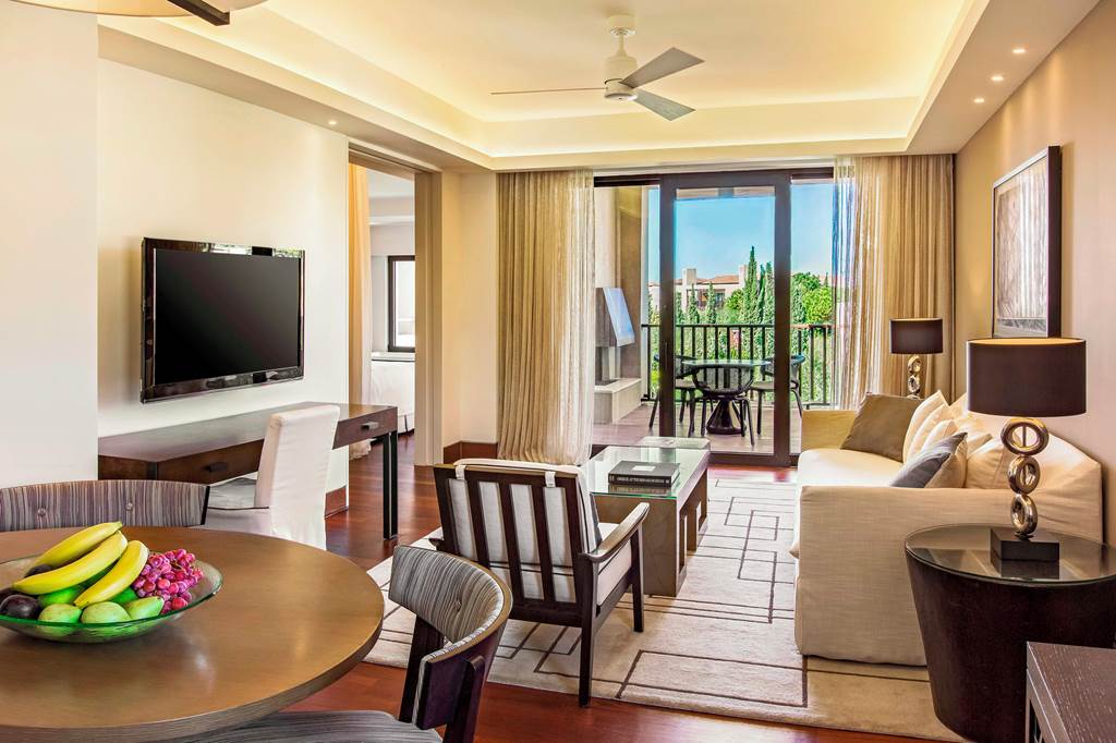 KLX_84560_The_Romanos_Luxury_Collection_Resort_0224_02.jpg