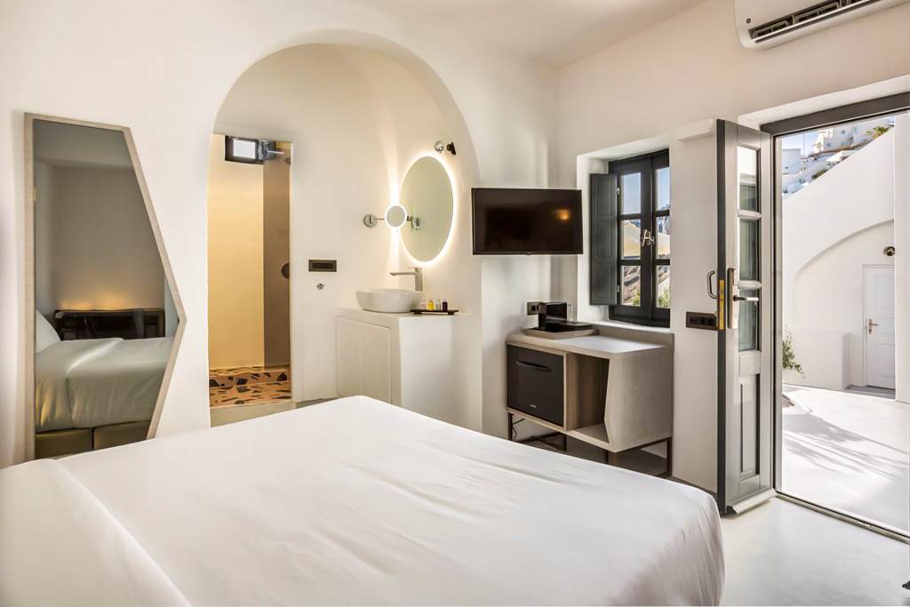 JTR_83779_Sun_Rocks_Hotel_&_Suites_0522_37.jpg