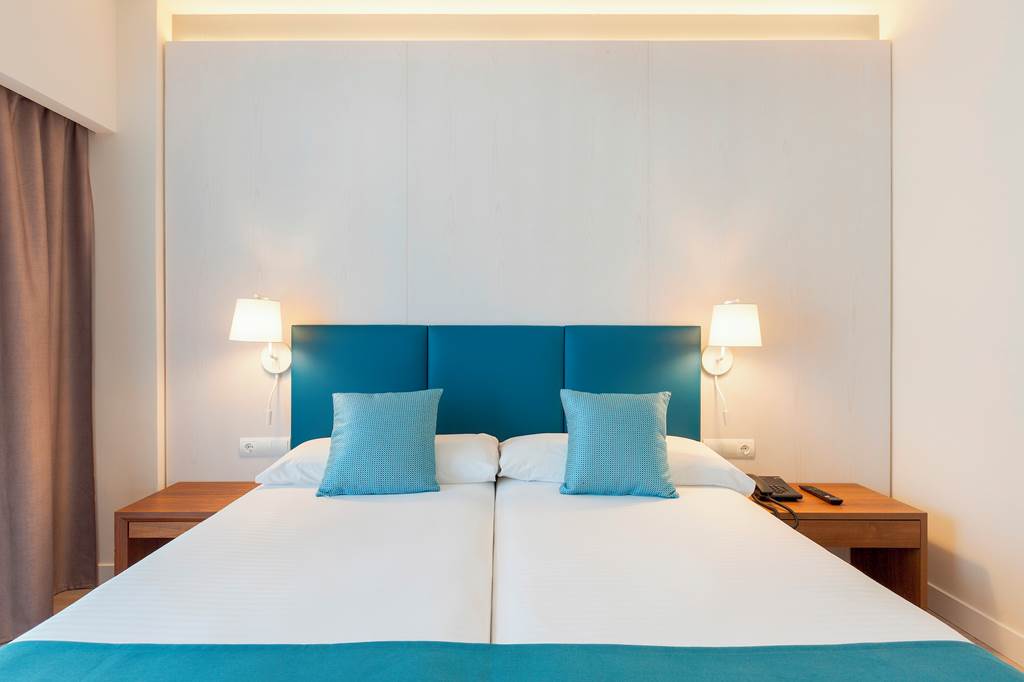 MAH_70334_Alua_Illa_de_Menorca_0821_18.jpg