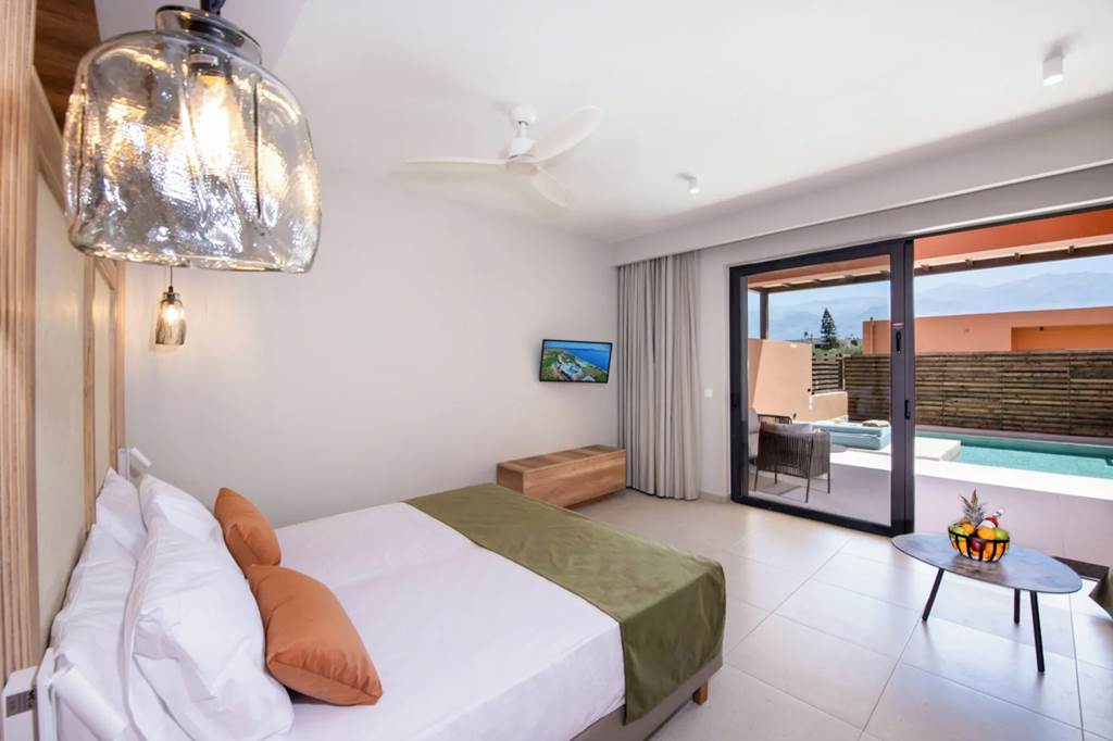CHQ_78449_Kiani_Beach_Resort_0824_06.jpg