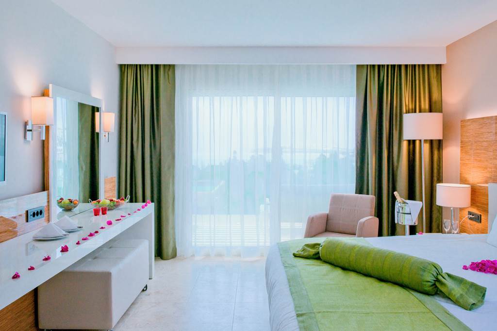 BJV_82845_Bellazure_Hotel_0321_11.jpg
