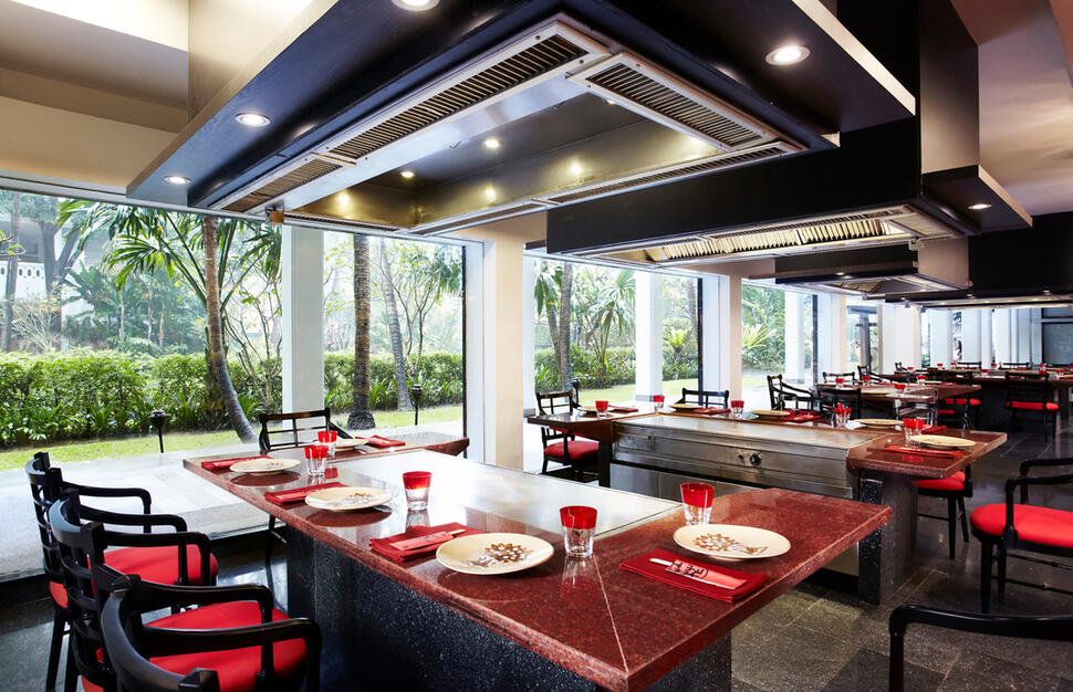 Anantara-Riverside-Bangkok-Resort-7.jpg