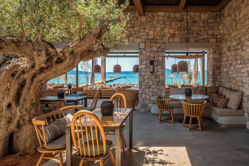 KLX_85207_W_Costa_Navarino_0323_30.jpg
