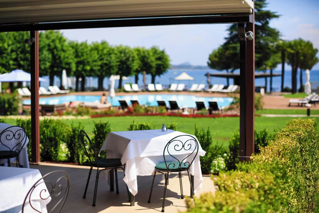 VRN_86336_Splendido_Bay_Resort_1121_03.jpg