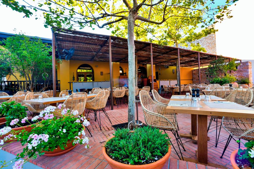 KLX_84560_The_Romanos_Luxury_Collection_Resort_1220_13.jpg