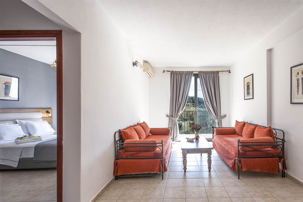 JSI_82488_Hermes_Apartments_0522_05.jpg