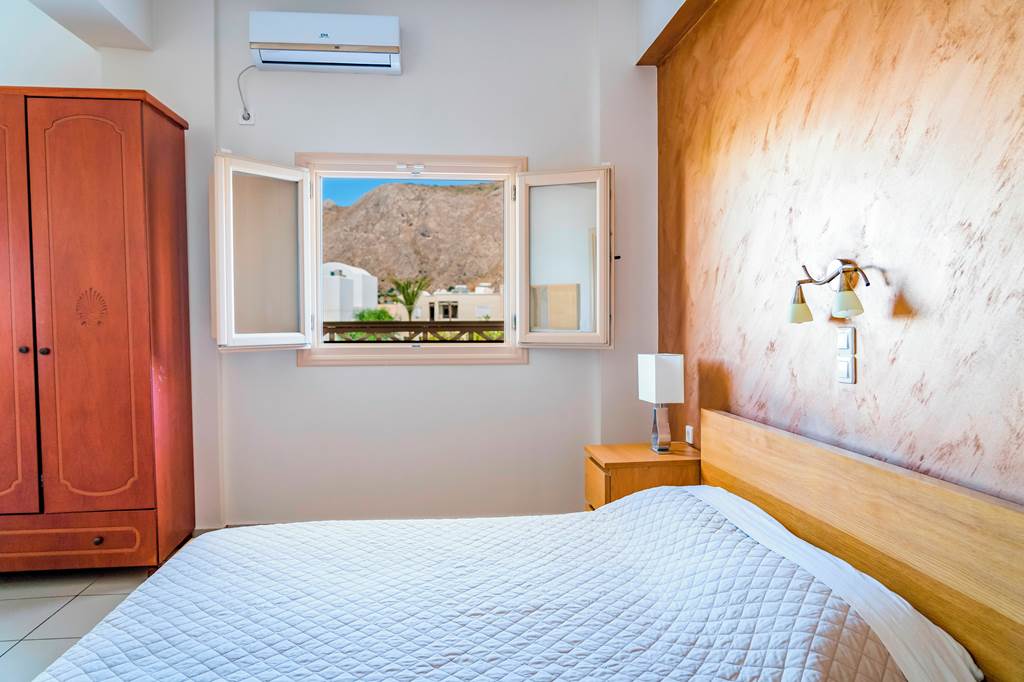 JTR_82037_Rena_Hotel_1119_07.jpg