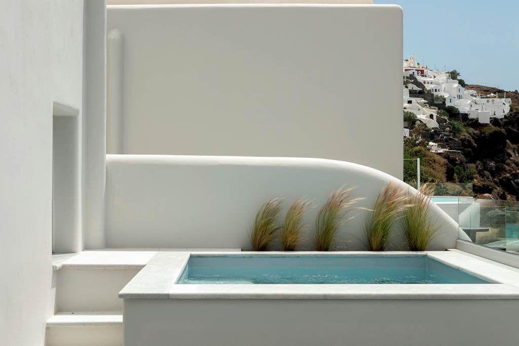 JTR_84225_Hom_Santorini_0423_13.jpg
