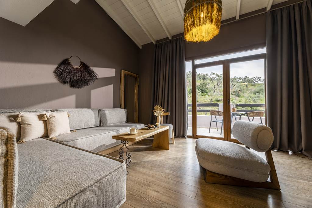 JSI_83462_Skiathos_Avaton_Suites_&_Villas_0422_10.jpg