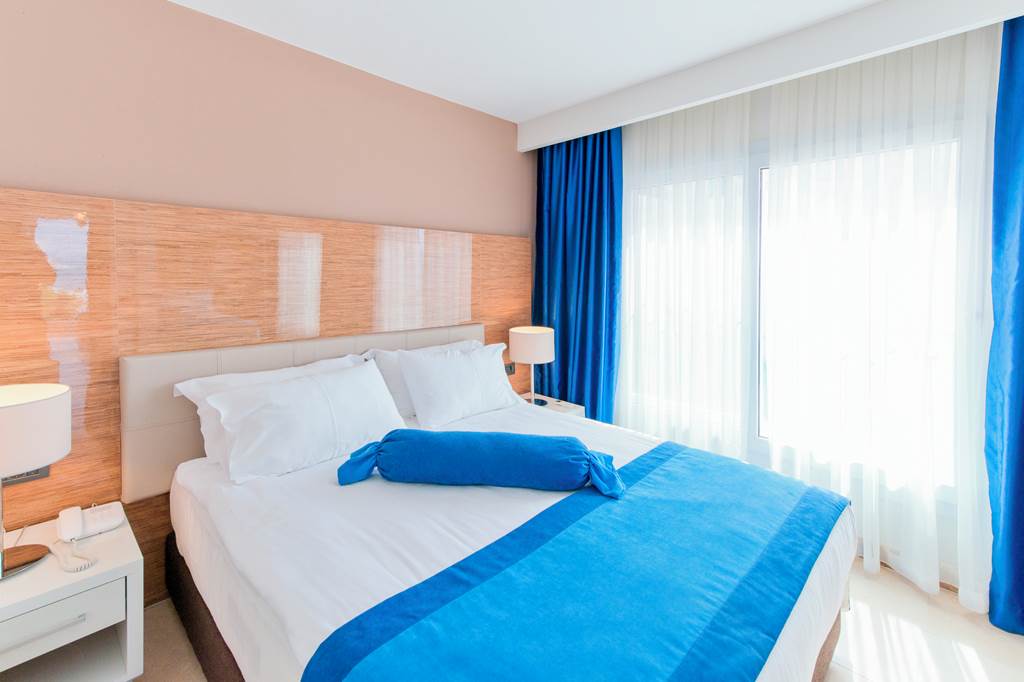 BJV_82845_Bellazure_Hotel_0321_16.jpg