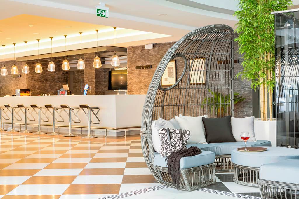 AYT_81497_C_Lounge_Hotel_1119_08.jpg