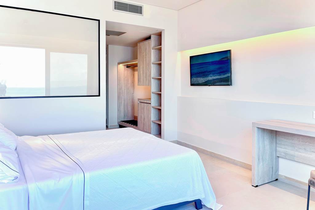 MJT_86483_Eleia_Seafront_Villas_1223_03.jpg