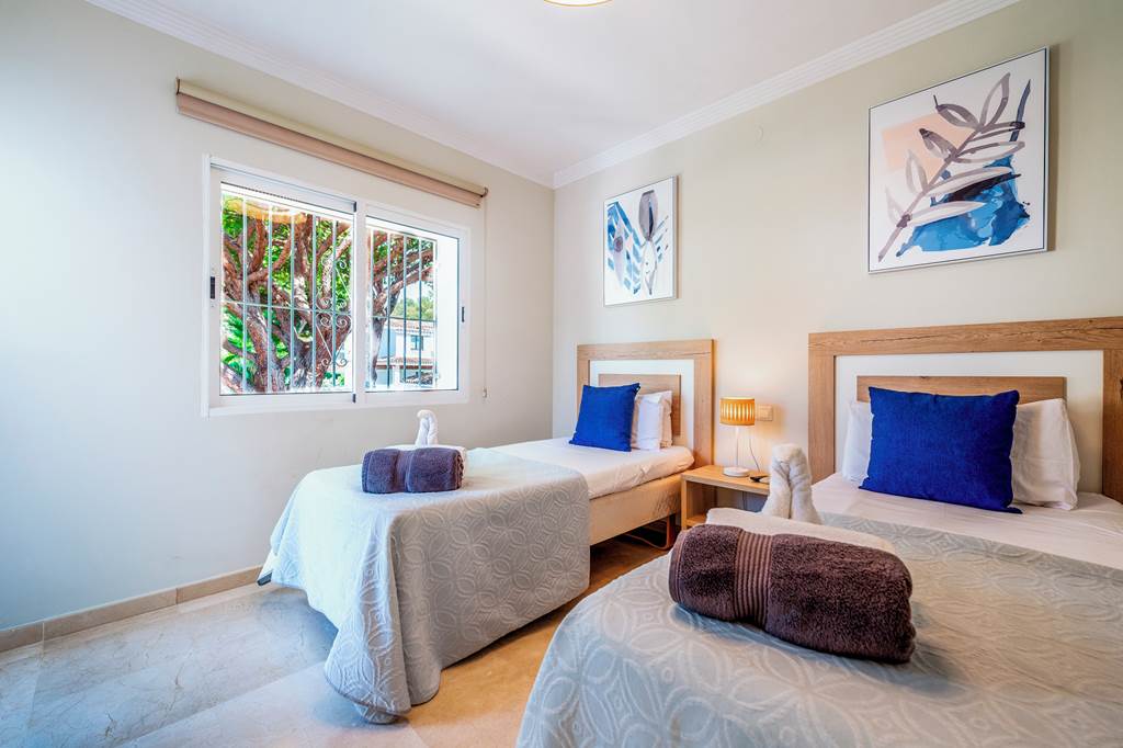 AGP_86123_Villa_Moongate_0923_09.jpg