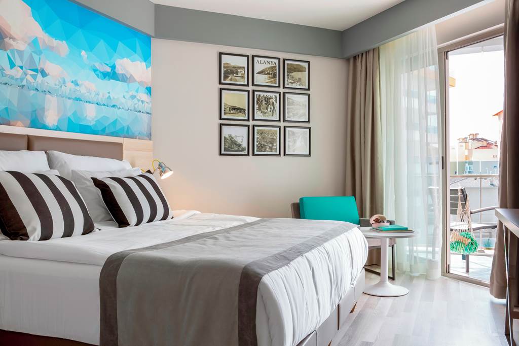 AYT_81497_C_Lounge_Hotel_1119_01.jpg