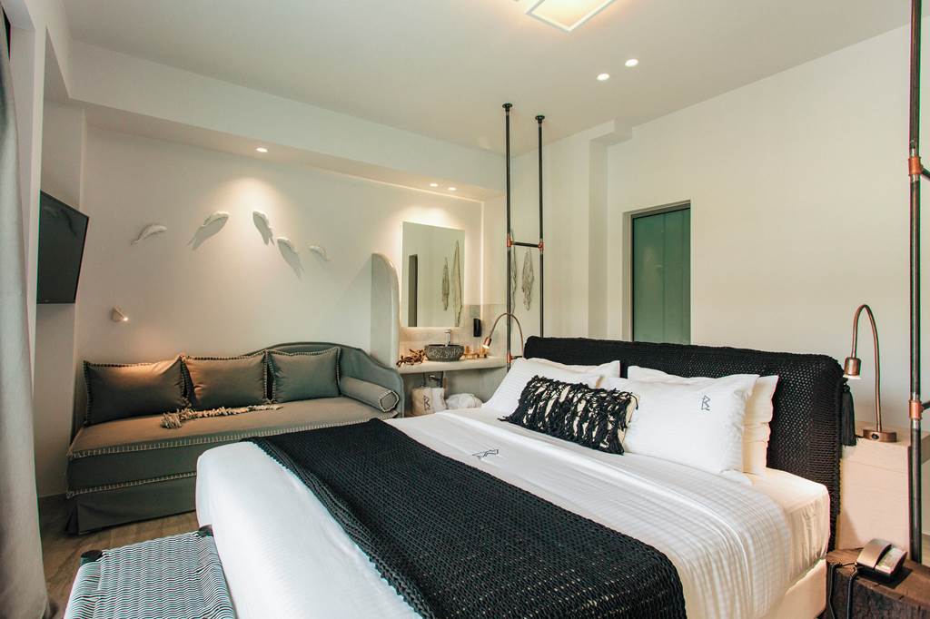 SKG_80160_Blue_Carpet_Luxury_Suites_1224_33.jpg