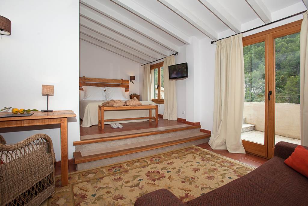 PMI_73658_Hotel_Es_Port_1123_01.jpg