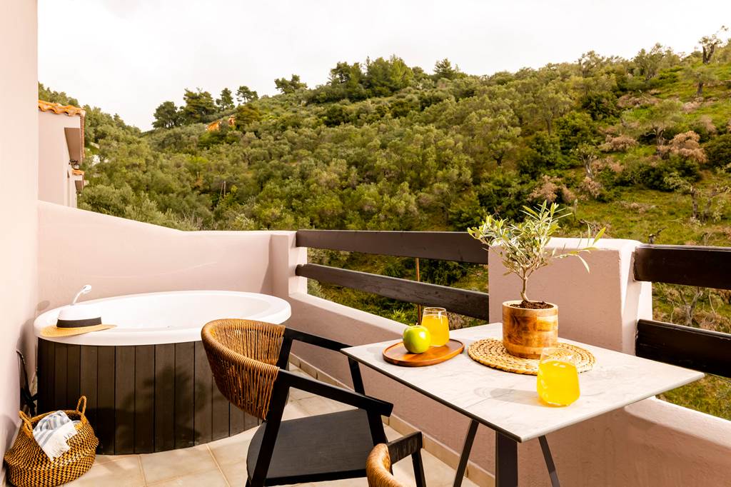 JSI_83462_Skiathos_Avaton_Suites_&_Villas_0422_06.jpg