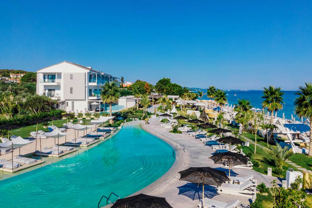 SKG_80160_Blue_Carpet_Luxury_Rooms_1224_12.jpg