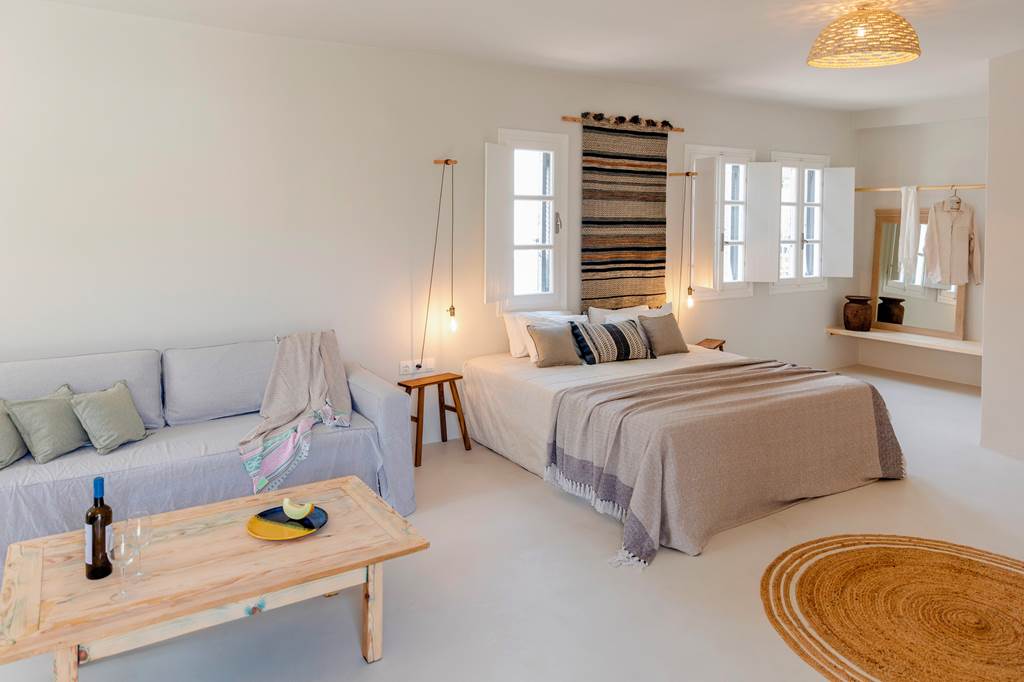 JTR_83567_Scorpios_Beach_Resort_0723_15.jpg