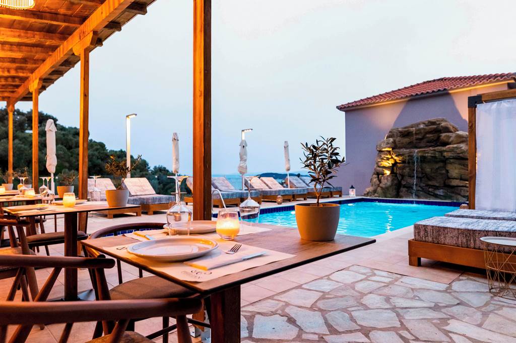 JSI_83462_Skiathos_Avaton_Suites_&_Villas_0422_01.jpg