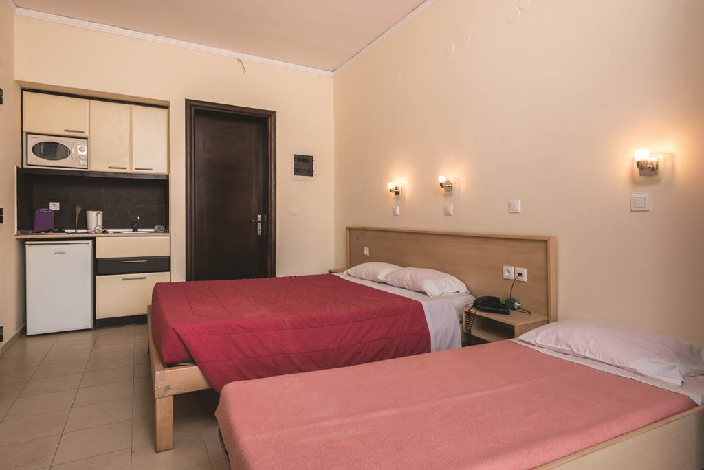 CFU_71999_Kamari_Apartments_0716_23.jpg