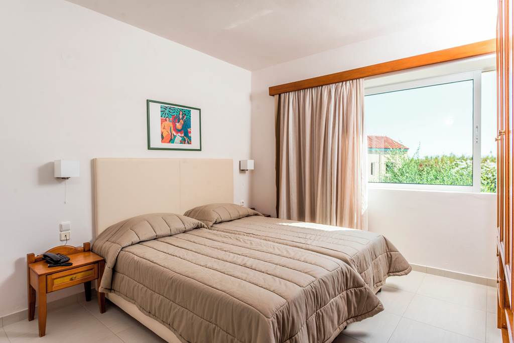 CHQ_82475_Stefan_Village_1020_08.jpg
