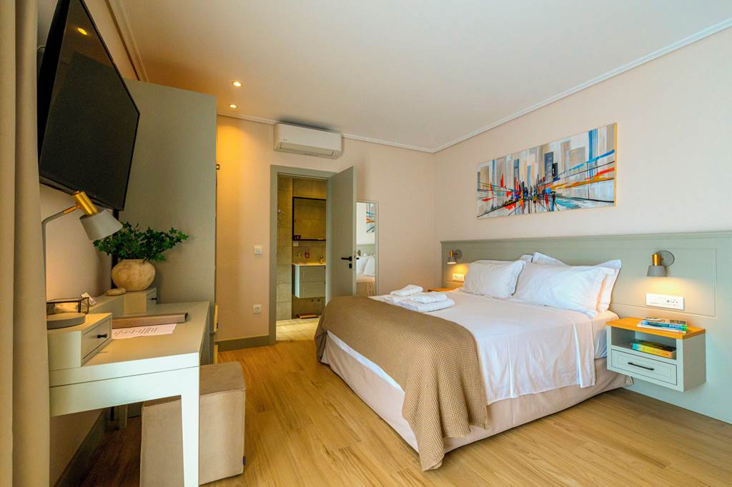 KLX_85488_Kannas_Luxury_Suites_0524_15.jpg
