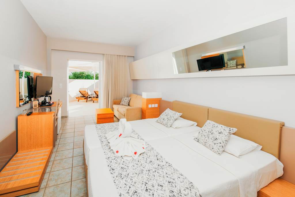 KGS_73004_Sovereign_Beach_Hotel_1124_11.jpg