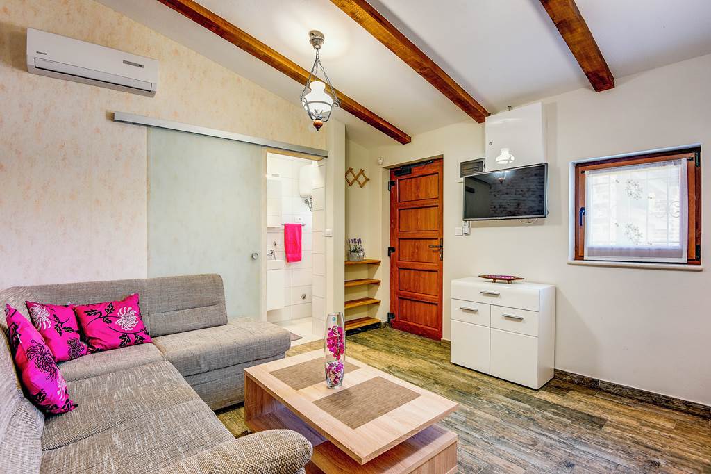 PUY_86391_Villa_Idlewood_1123_07.jpg