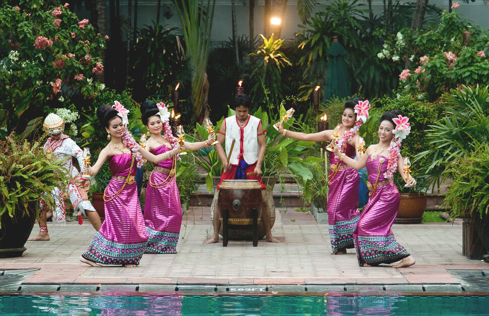 Anantara-Riverside-Bangkok-Resort-18.jpg