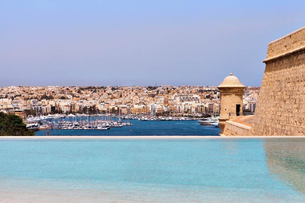 MLA_77786_The_Phoenicia_1217_01.jpg