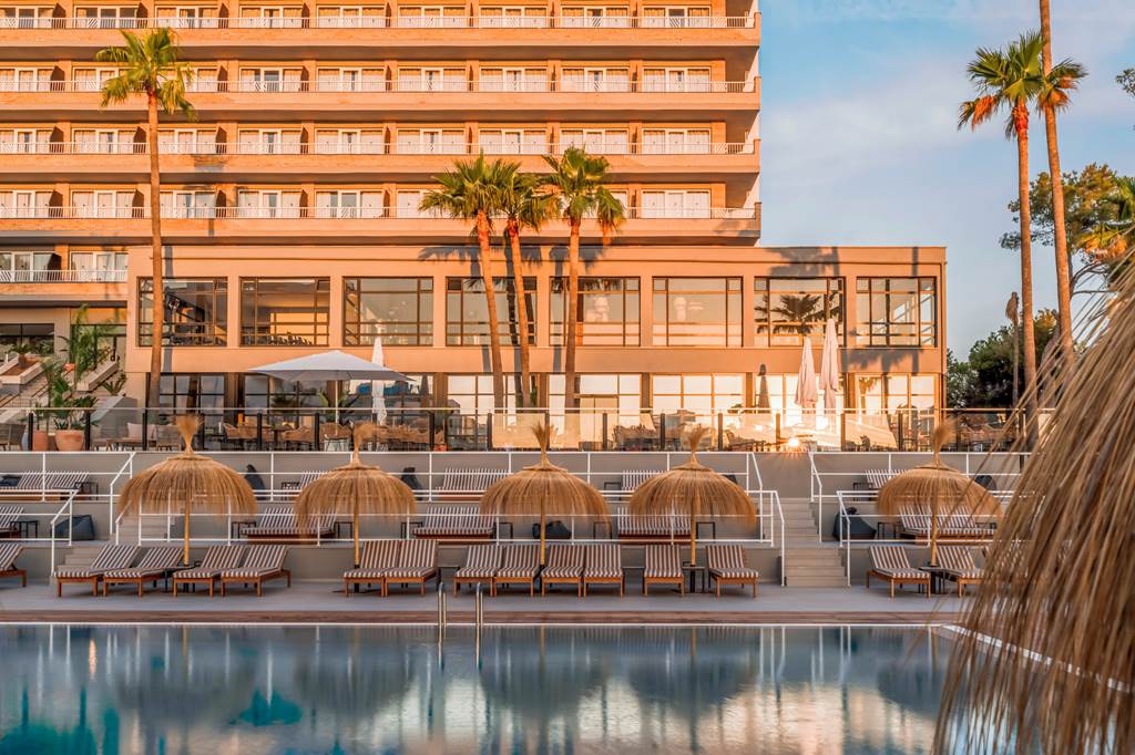 PMI_69698_Cooks_Club_Calvia_Beach_0723_02.jpg