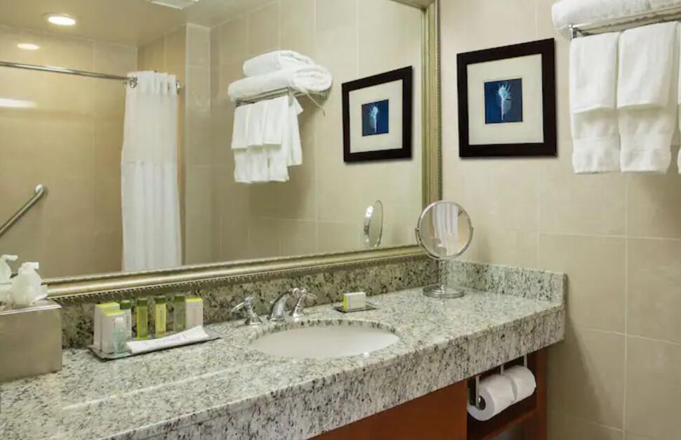 DoubleTree-by-Hilton-Miami-Airport-3.jpg