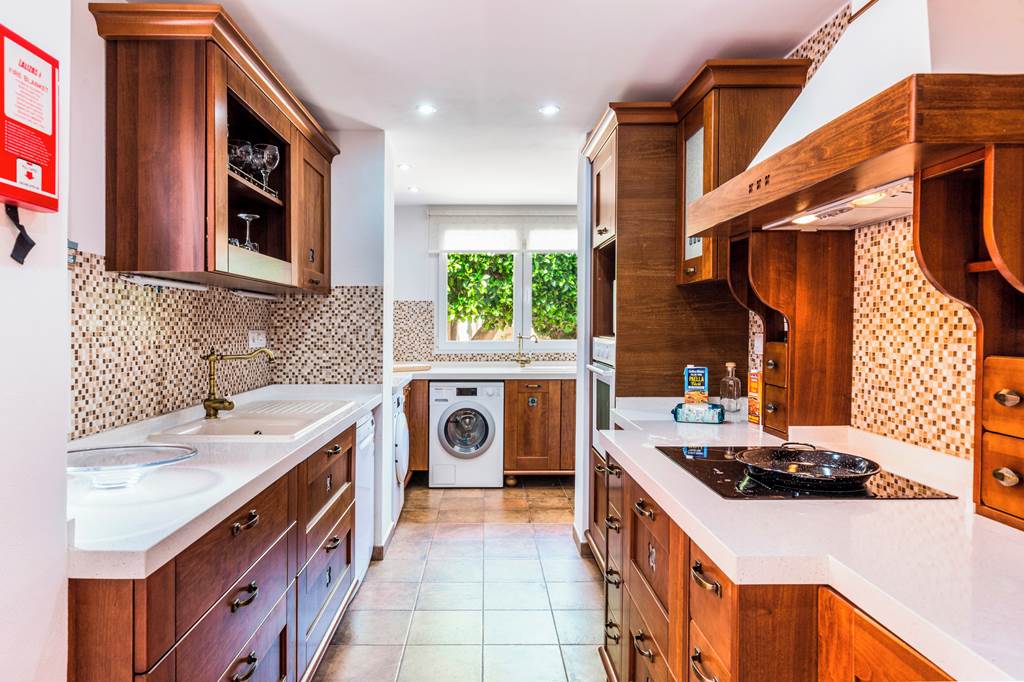 ALC_85427_Villa_Las_Brisas_98_0523_06.jpg