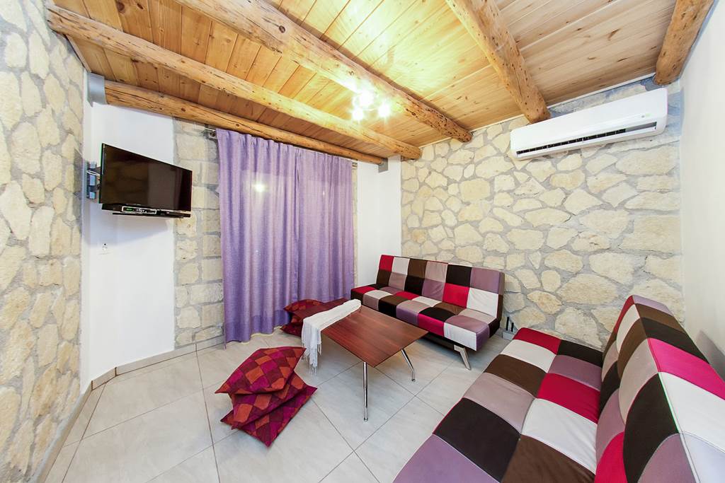 ZTH_88682_Villa_Tireda_Dio_1224_05.jpg