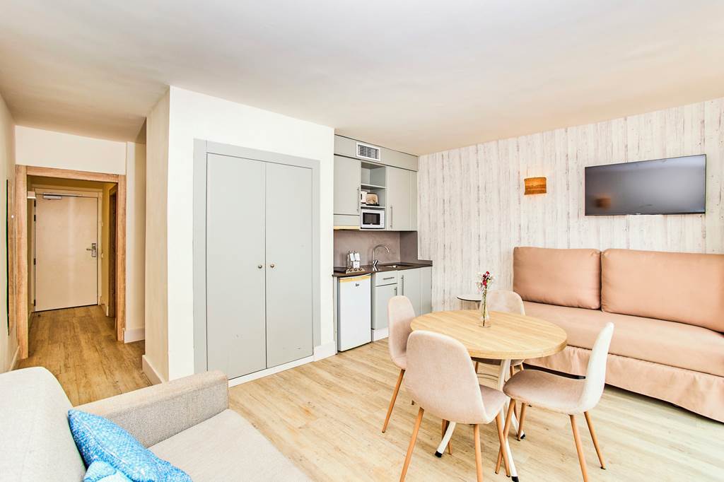 IBZ_76985_Leonardo_Royal_Hotel_Ibiza_&_Suites_formerly_Alua_Miami_Ibiza_0723_04.jpg