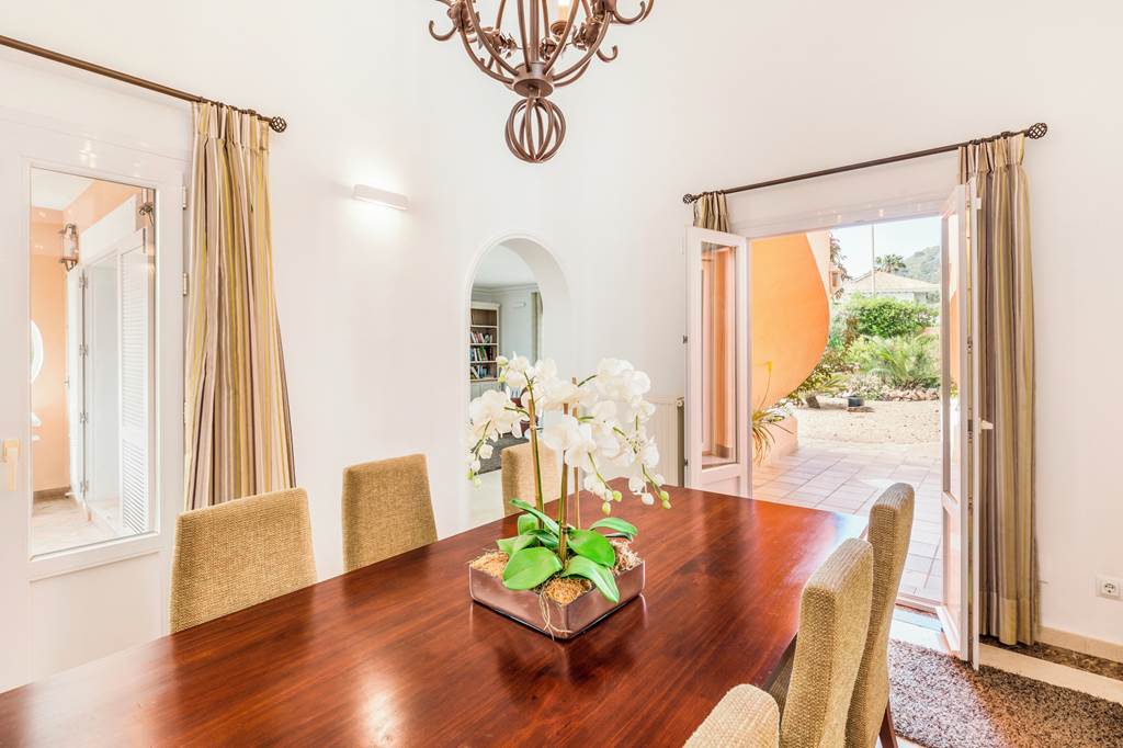 ALC_85427_Villa_Las_Brisas_98_0523_05.jpg