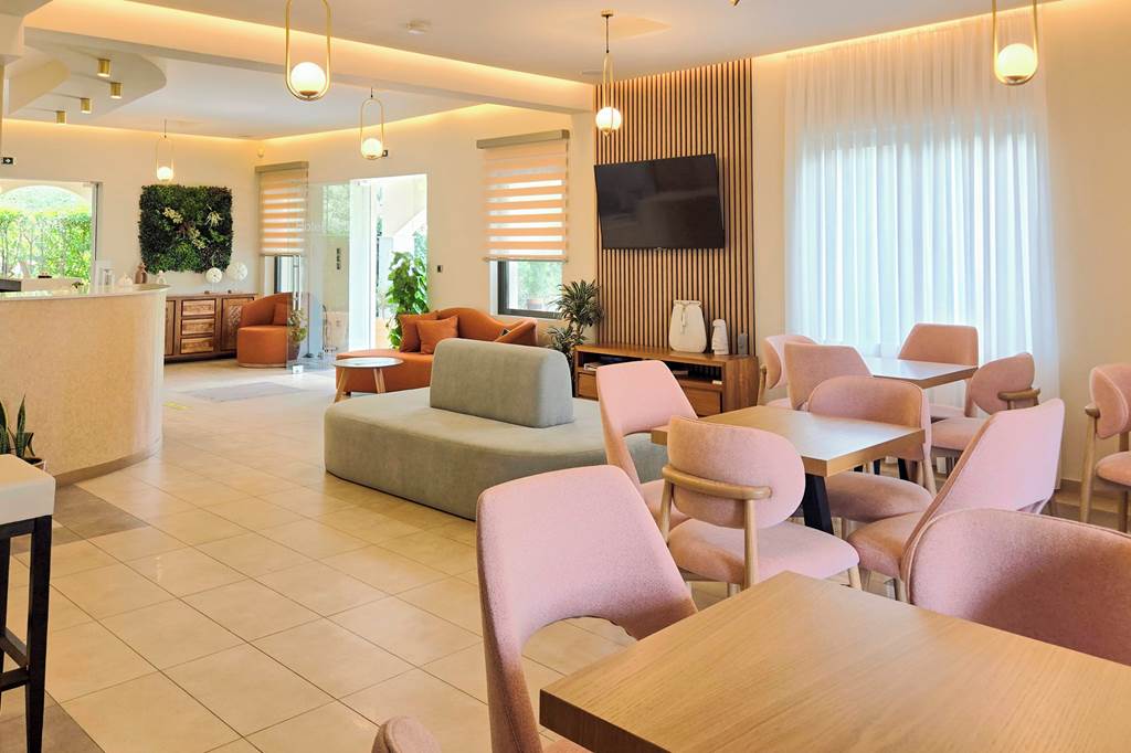 PVK_80643_Eleana_Hotel_0924_01.jpg