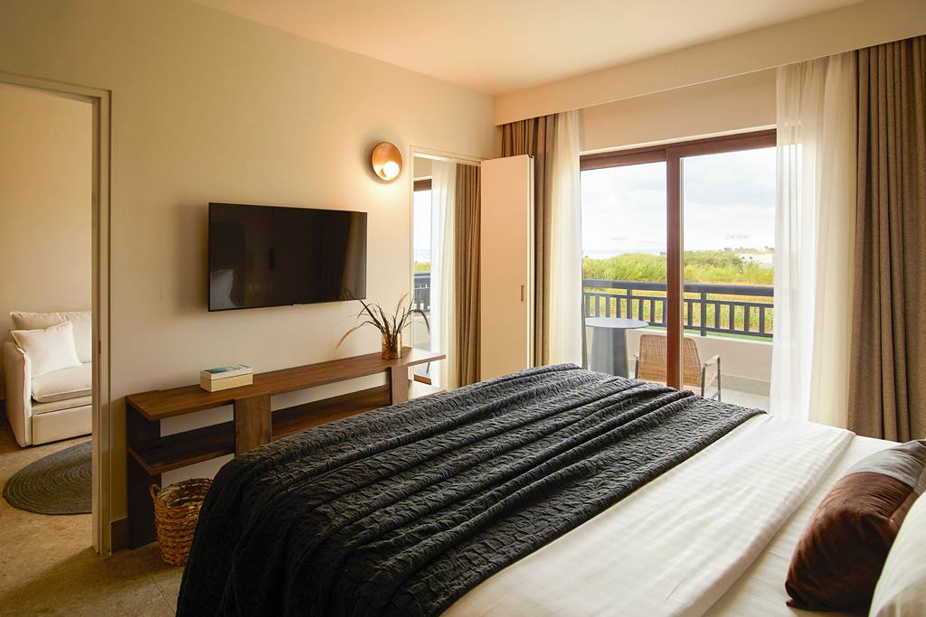 CHQ_83613_Asterion_Suites_&_Spa_0223_12.jpg