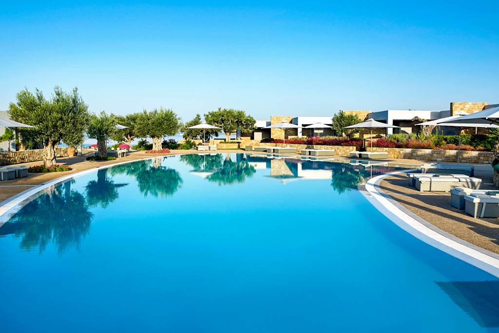 SKG_74161_Ikos_Olivia_1218_07.jpg
