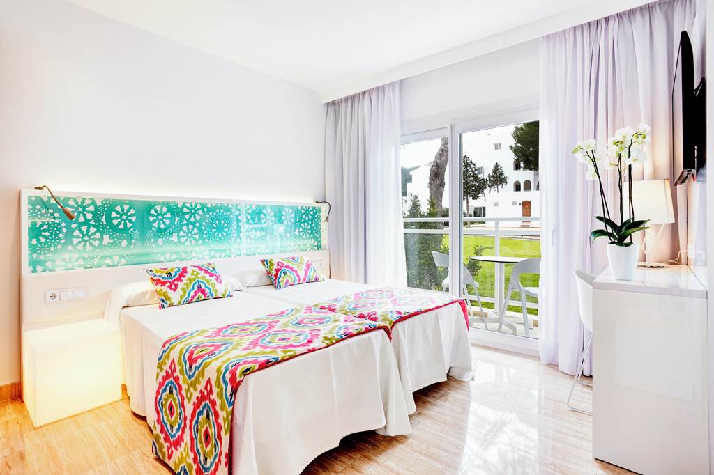 IBZ_86210_Grupotel_Ibiza_Beach_1023_13.jpg