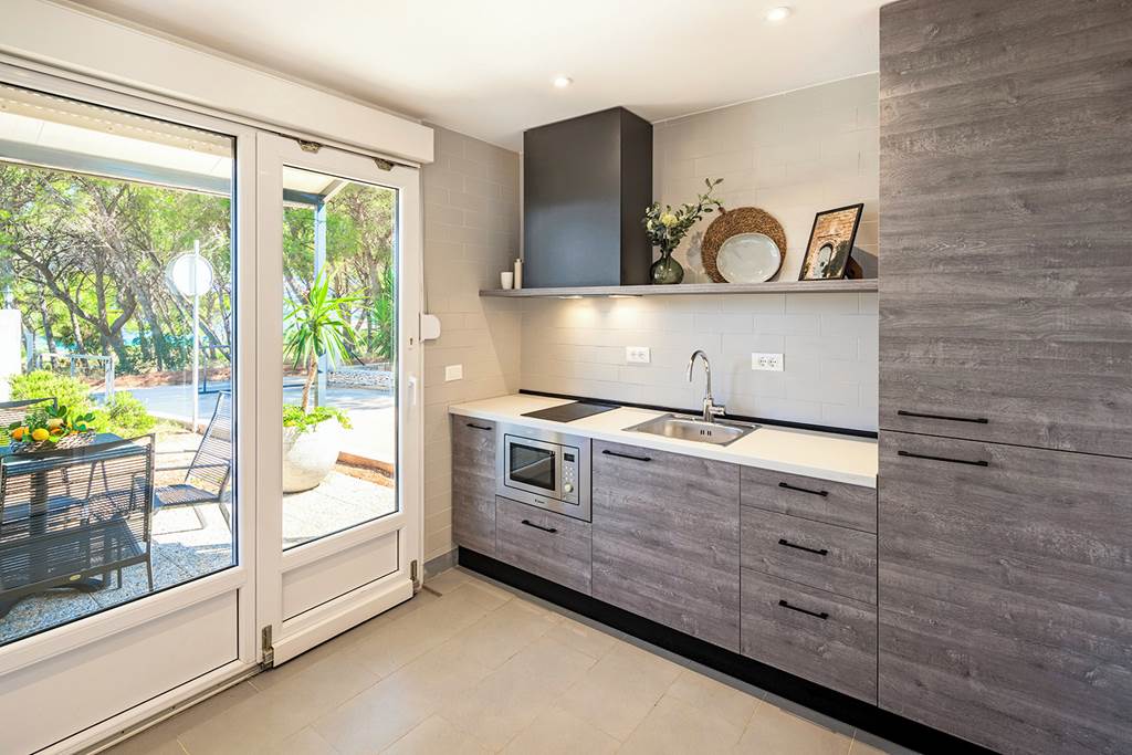 SPU_79342_Waterman_Beach_Village_1024_06.jpg