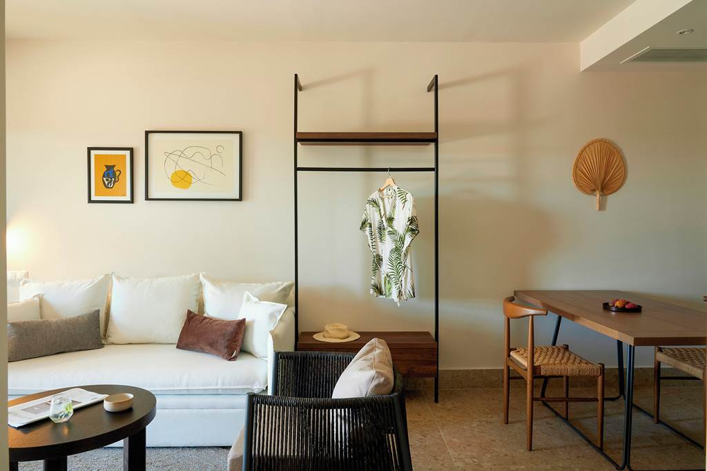 CHQ_83613_Asterion_Suites_&_Spa_0223_07.jpg