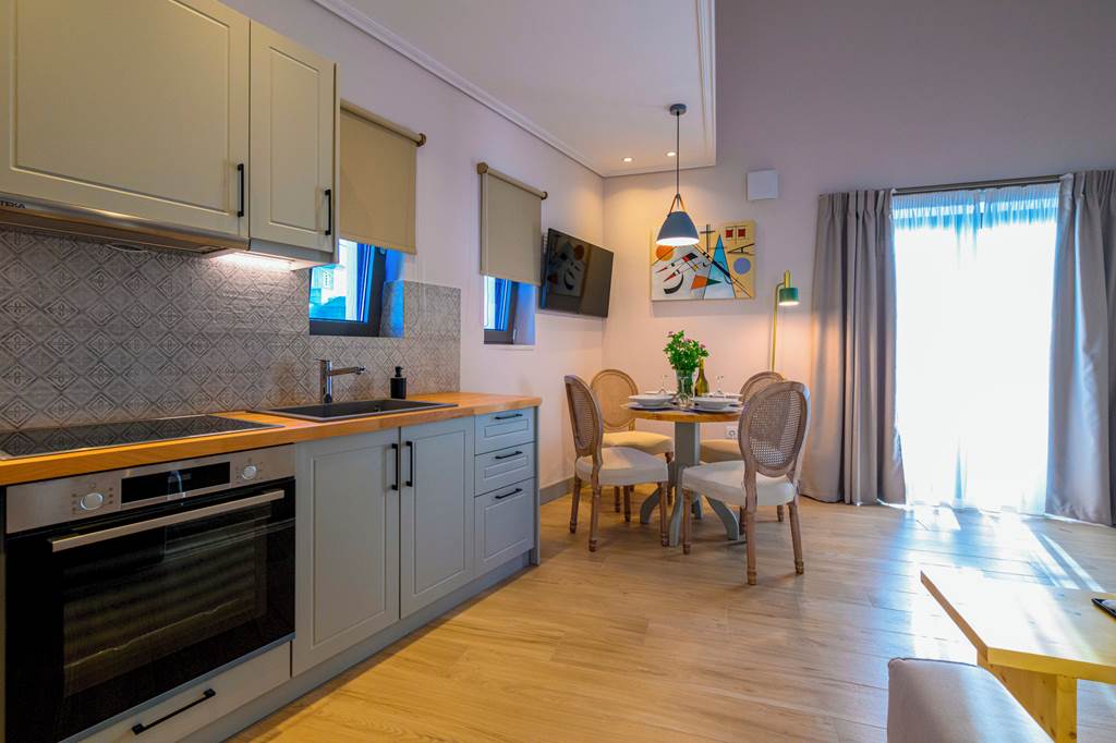KLX_85488_Kannas_Luxury_Suites_0524_08.jpg