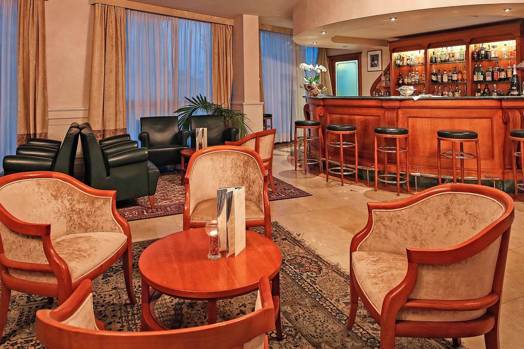 VRN_74884_Hotel_Savoy_Palace_Gardone_Riviera_1221_04.jpg