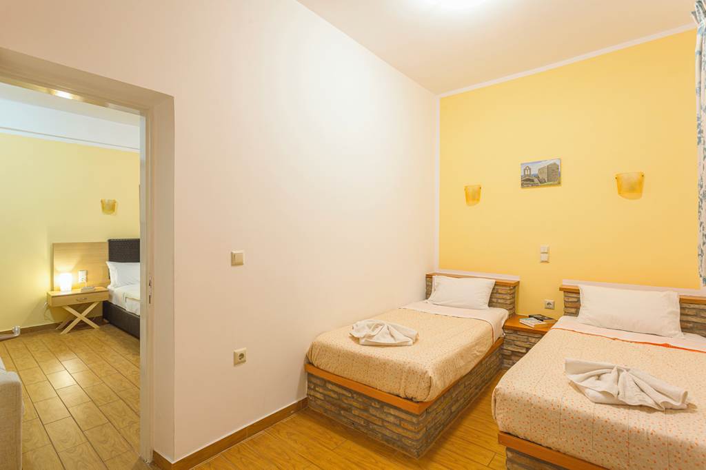 KLX_85716_Palataki_Villas_0823_10.jpg