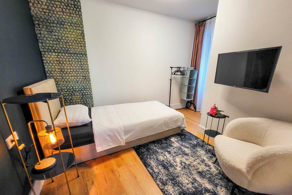 PUY_87619_Villa_Stone_Heights_0524_05.jpg