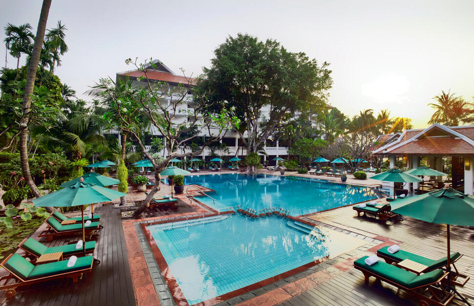 Anantara-Riverside-Bangkok-Resort-8.jpg