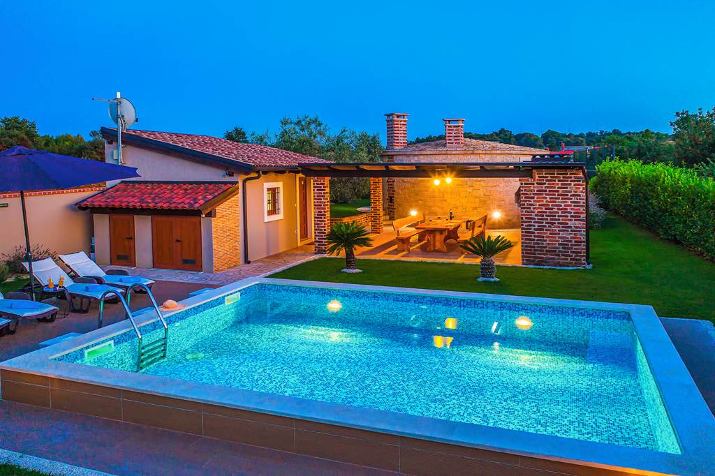 PUY_86391_Villa_Idlewood_1123_04.jpg