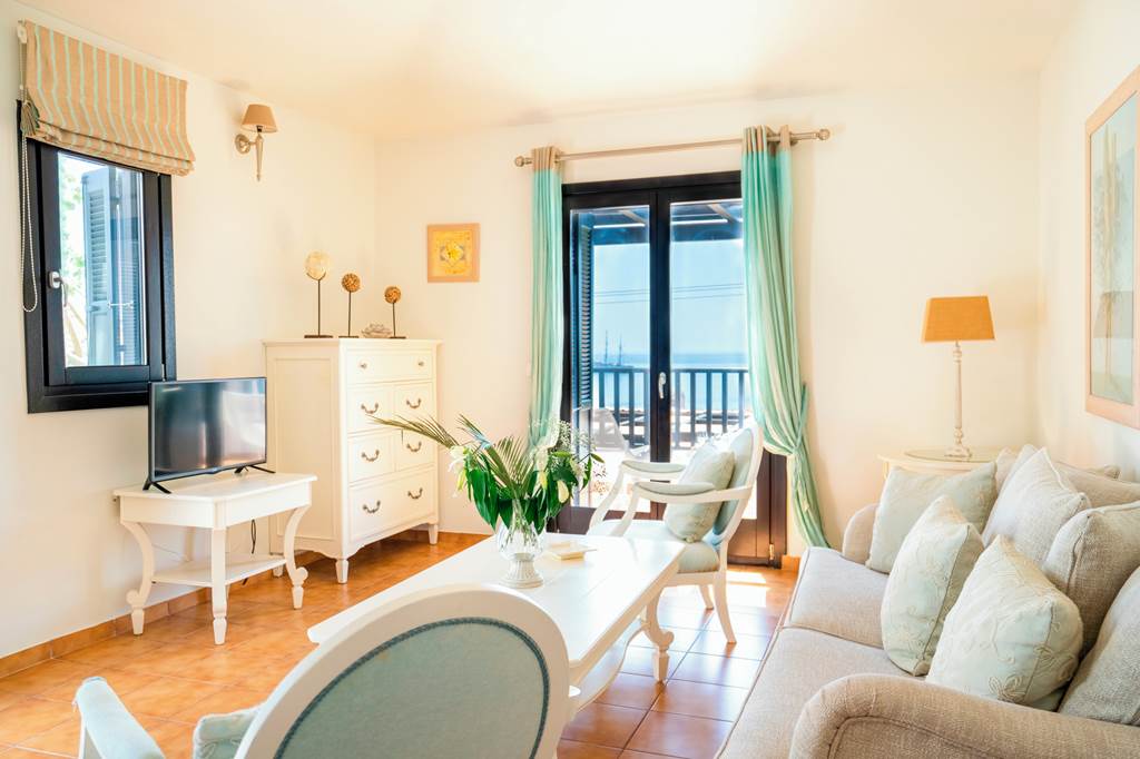 JSI_81833_Aegean_Suites_0323_05.jpg